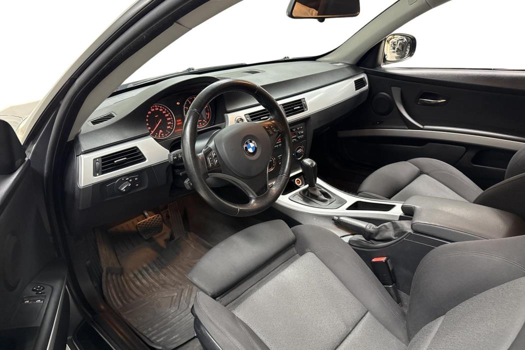 BMW 320 2008