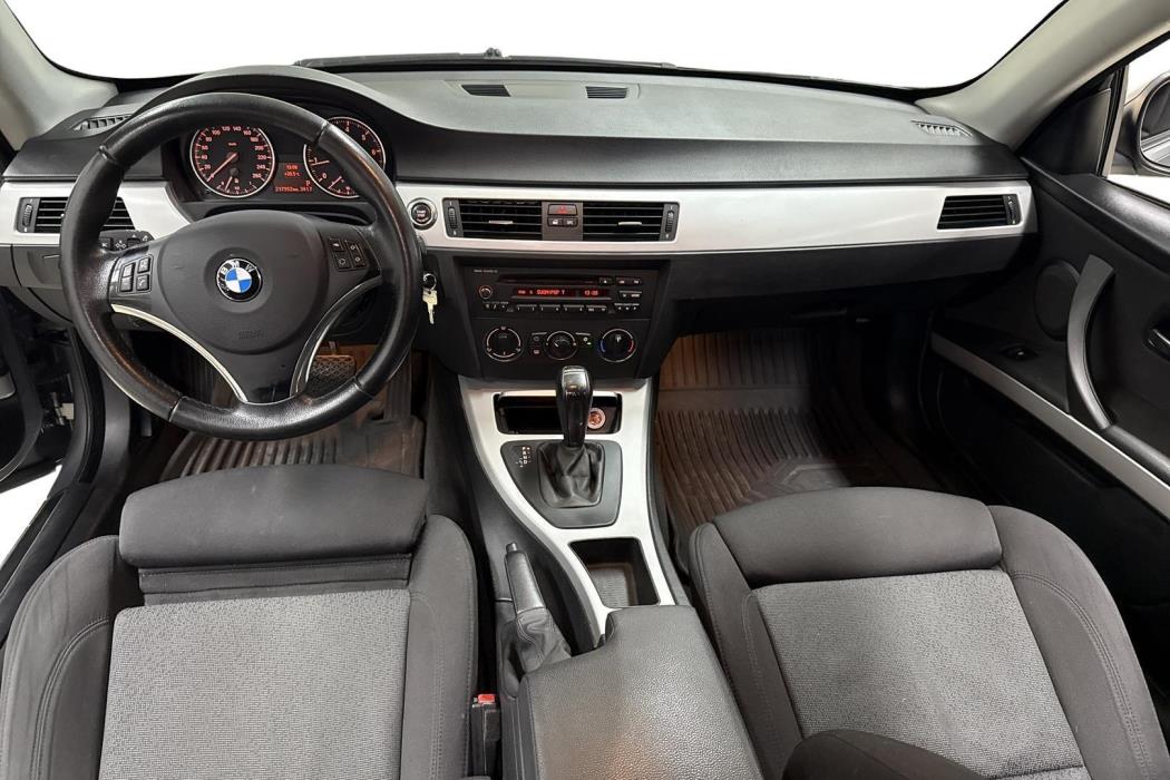BMW 320 2008
