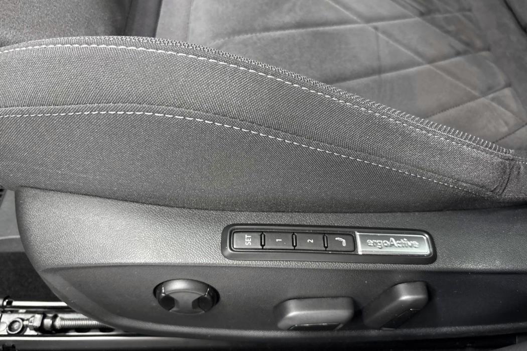 Volkswagen Golf 2024