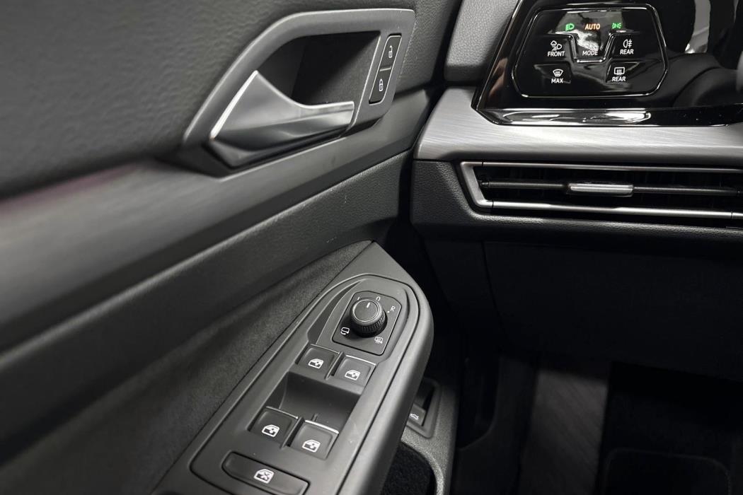 Volkswagen Golf 2024