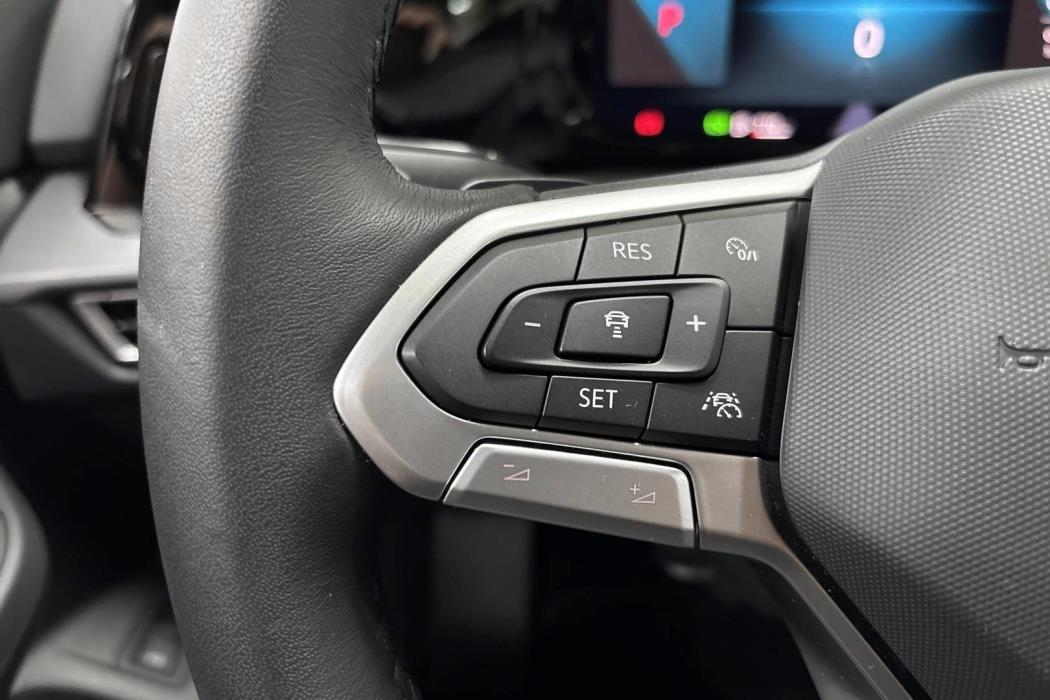 Volkswagen Golf 2024