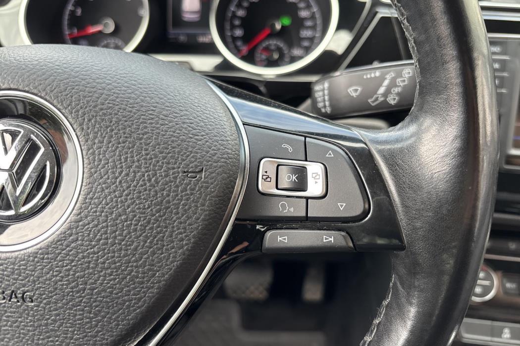 VOLKSWAGEN TOURAN 2017