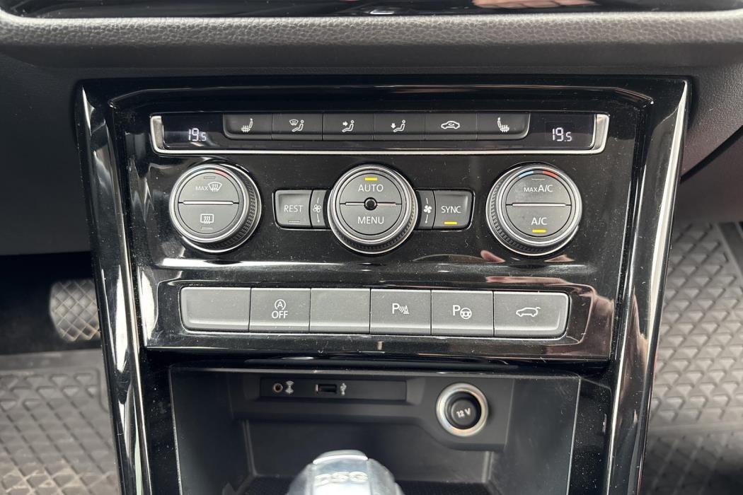 VOLKSWAGEN TOURAN 2017