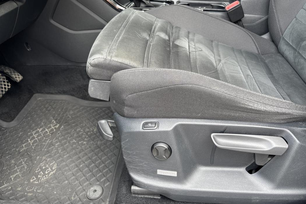 VOLKSWAGEN TOURAN 2017