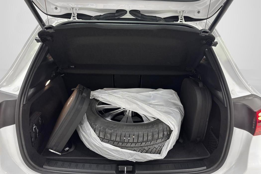 Mercedes-Benz EQA 2025