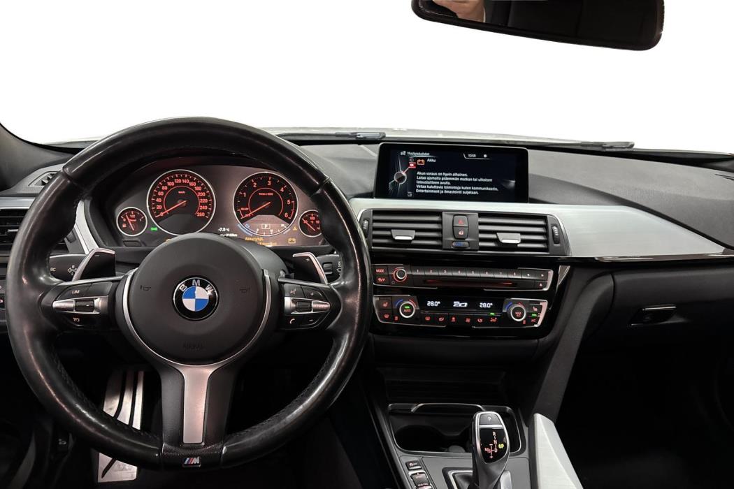 BMW 330 2016