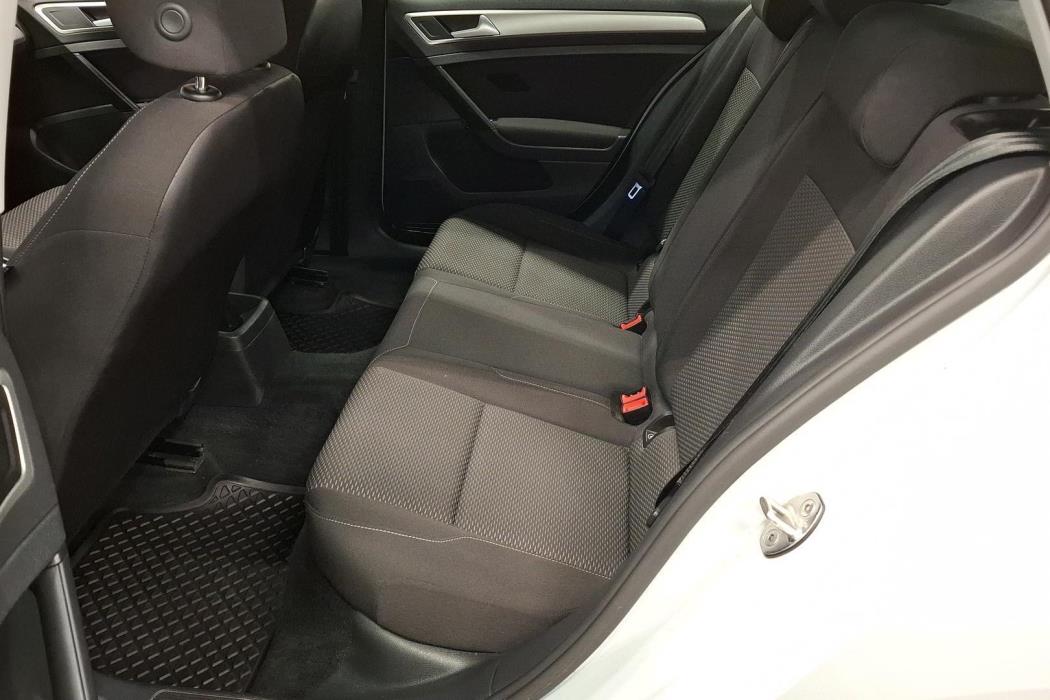 VOLKSWAGEN GOLF 2017