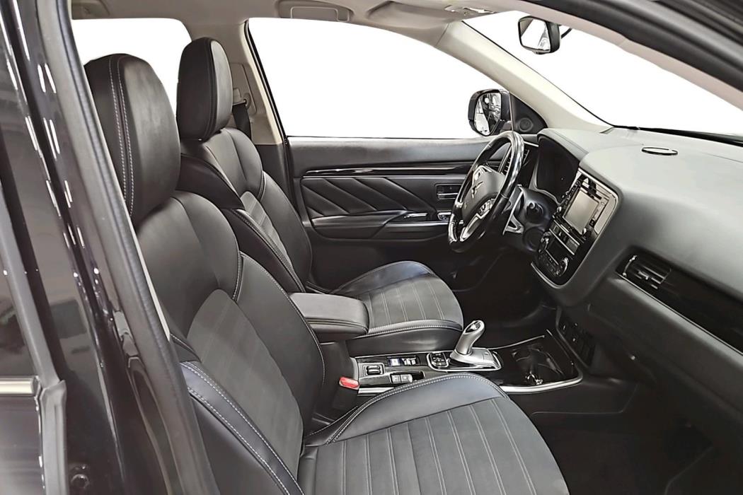 MITSUBISHI Outlander PHEV 2019