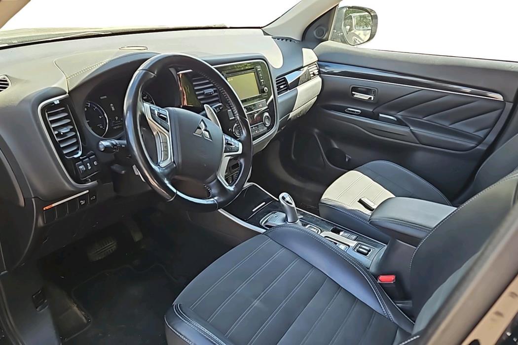 MITSUBISHI Outlander PHEV 2019