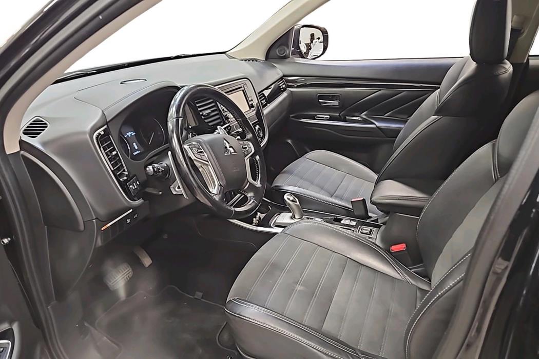 MITSUBISHI Outlander PHEV 2019