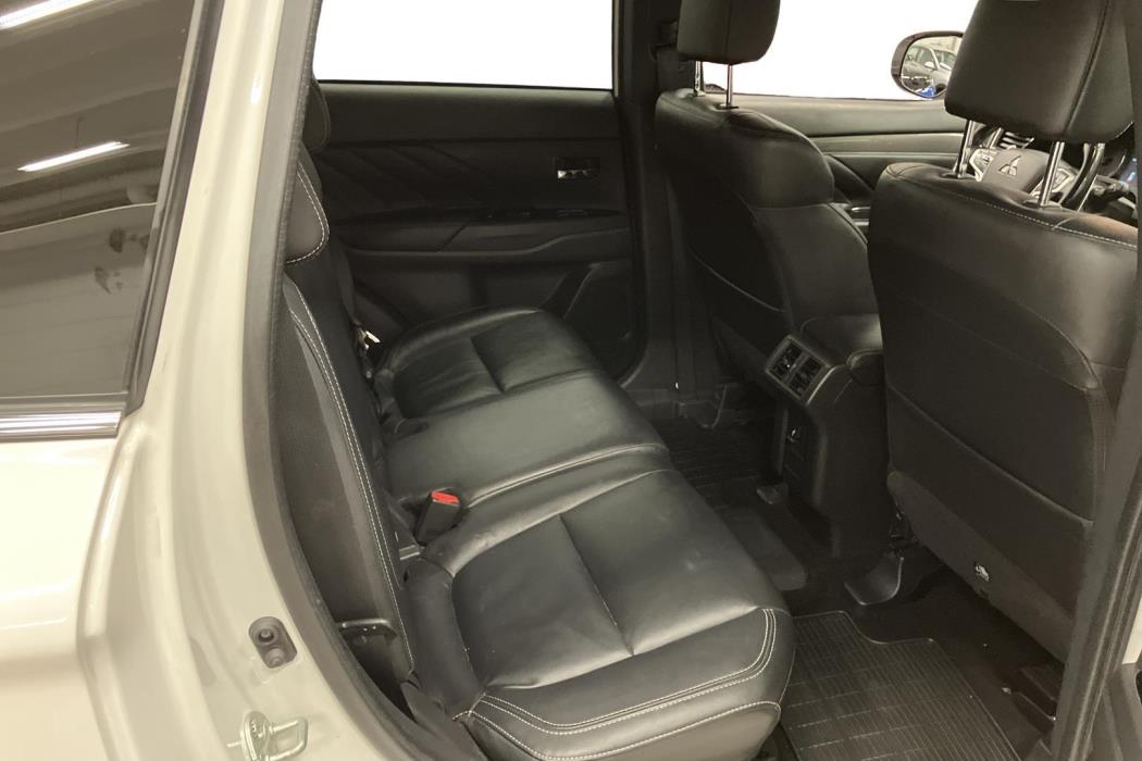 Mitsubishi Outlander PHEV 2019