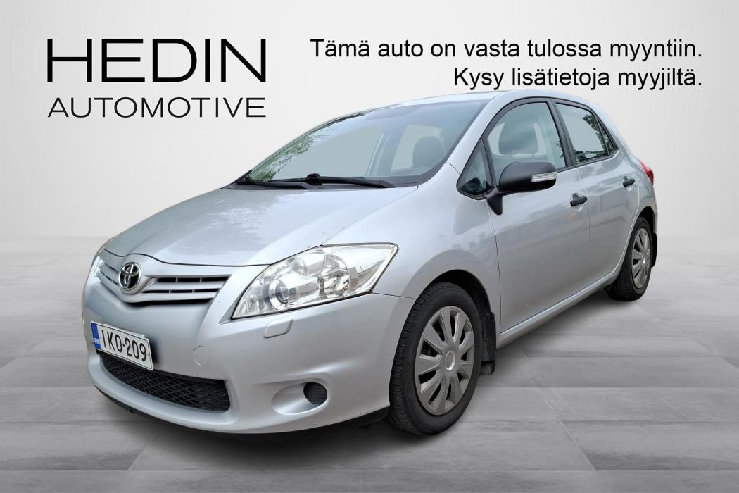 TOYOTA AURIS 2012