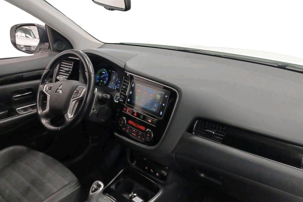 Mitsubishi Outlander PHEV 2019