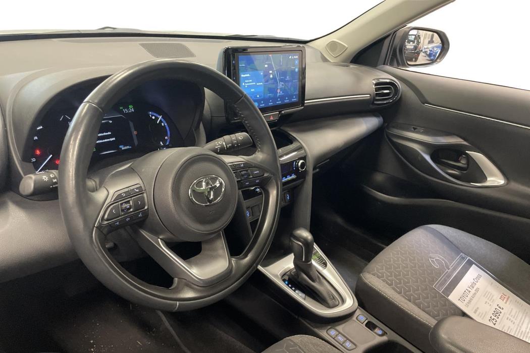 TOYOTA Yaris Cross 2024