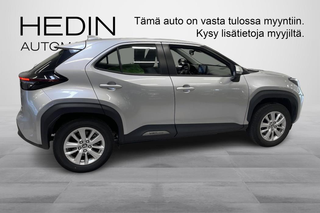 TOYOTA Yaris Cross 2024