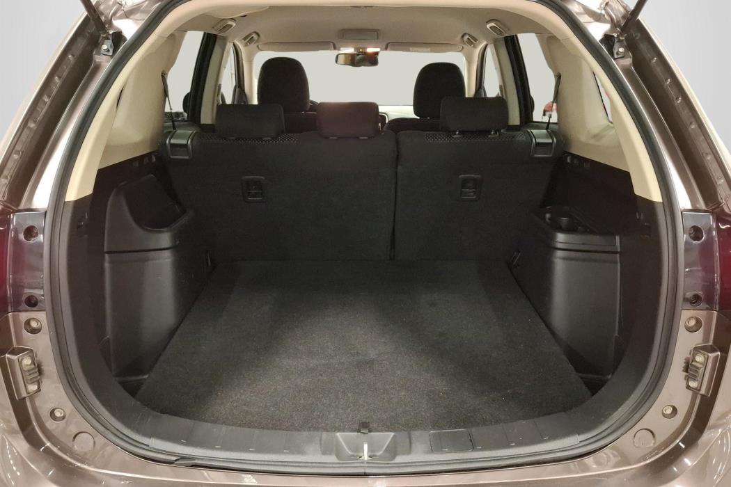 MITSUBISHI OUTLANDER 2016