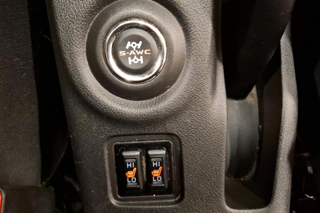 MITSUBISHI OUTLANDER 2016