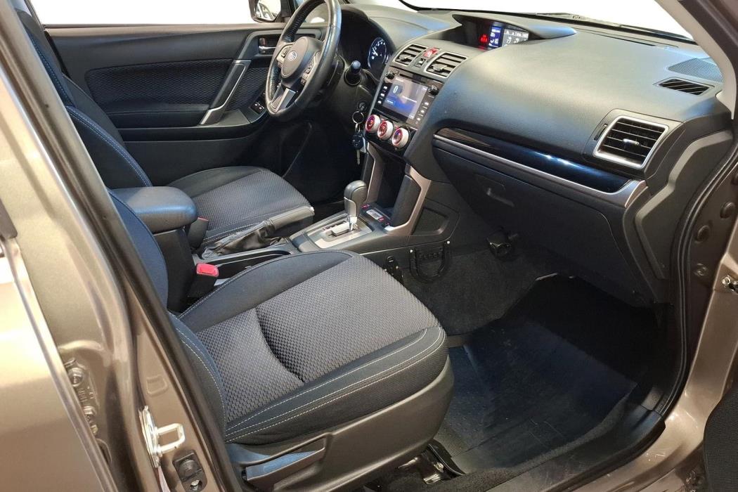 SUBARU FORESTER 2017