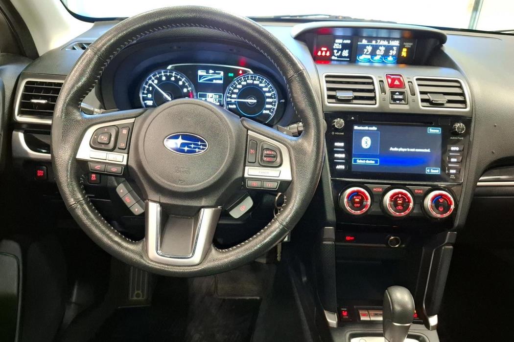 SUBARU FORESTER 2017