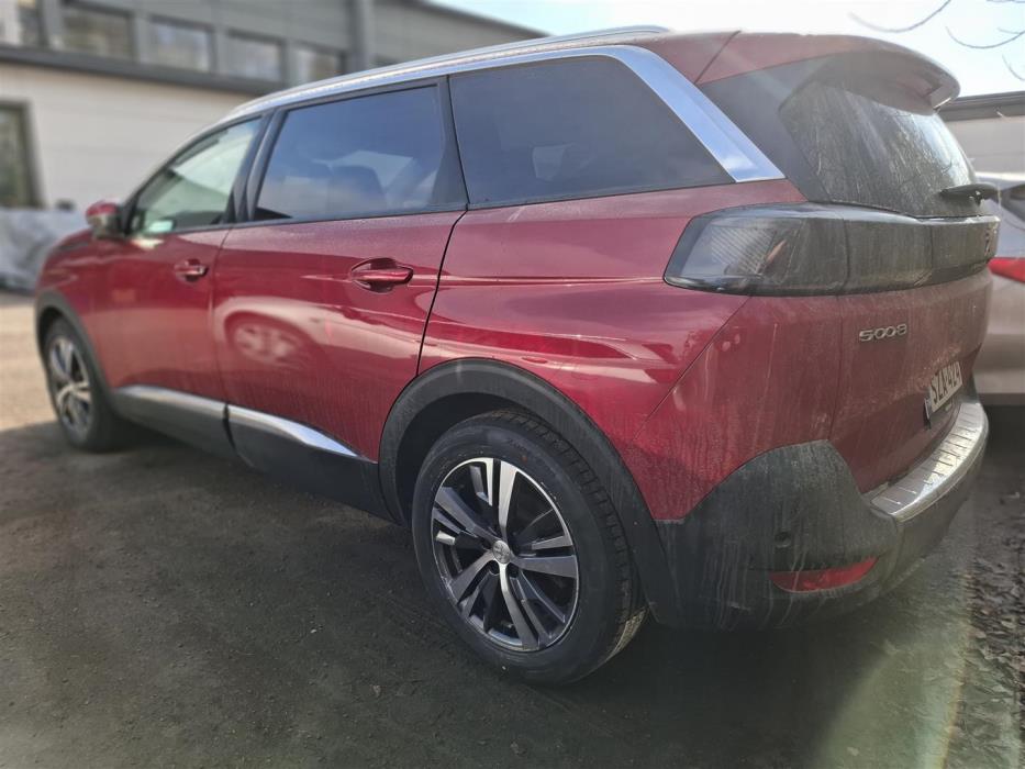 PEUGEOT 5008 2021