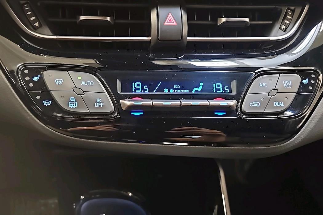 TOYOTA C-HR 2021