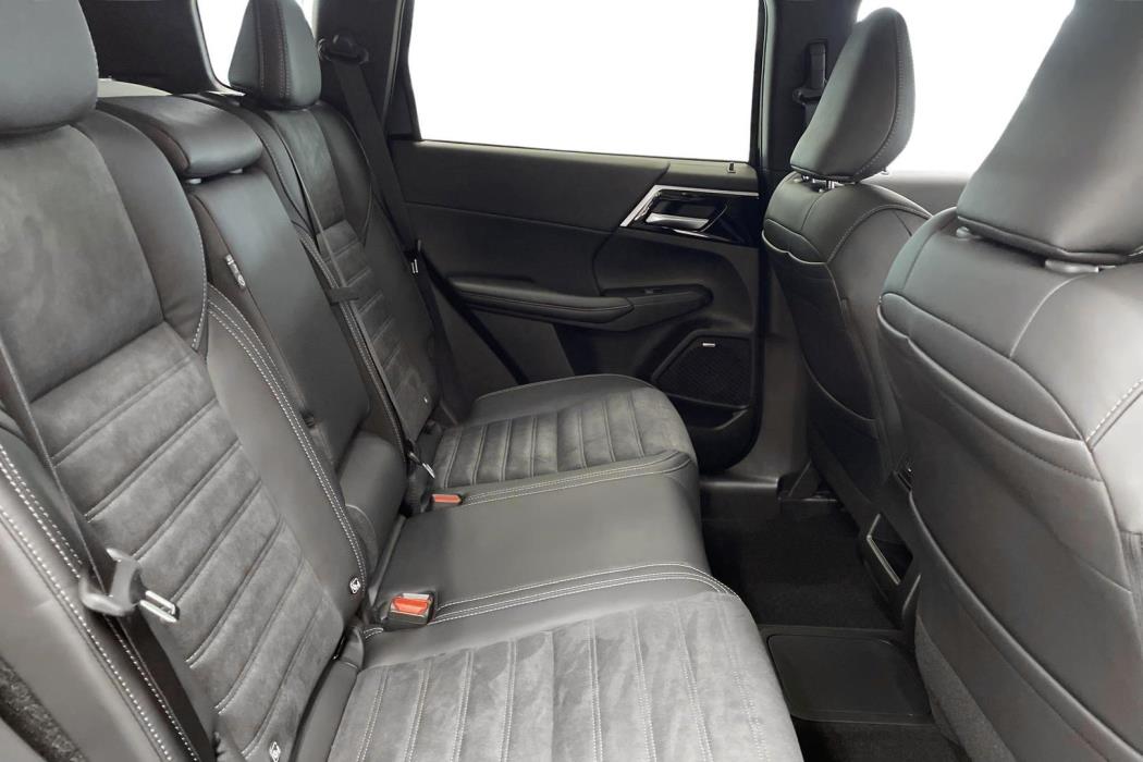 Mitsubishi Outlander 2025