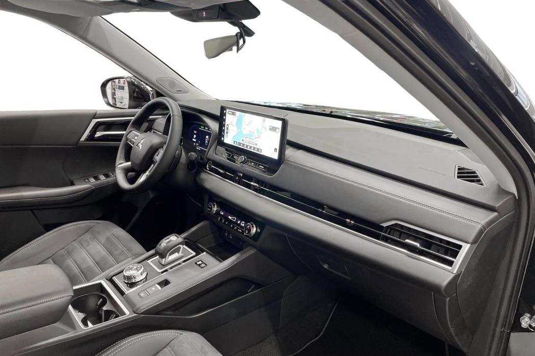 Mitsubishi Outlander 2025