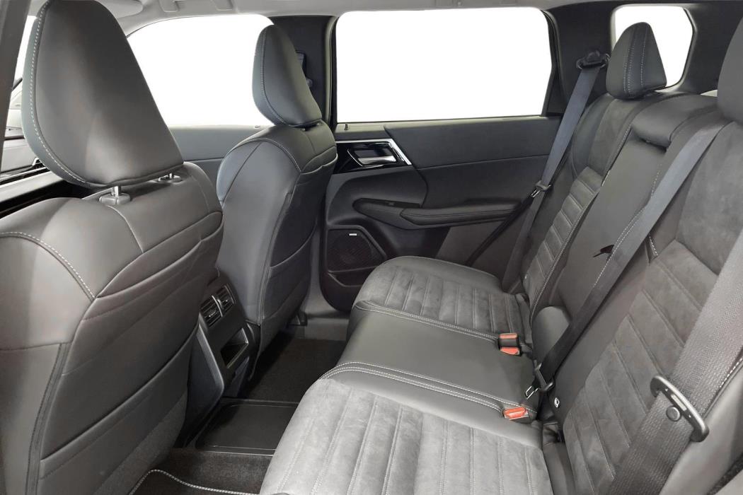 Mitsubishi Outlander 2025