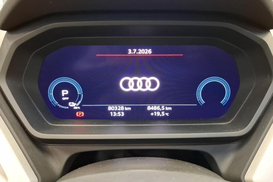 AUDI Q4 e-tron 2022