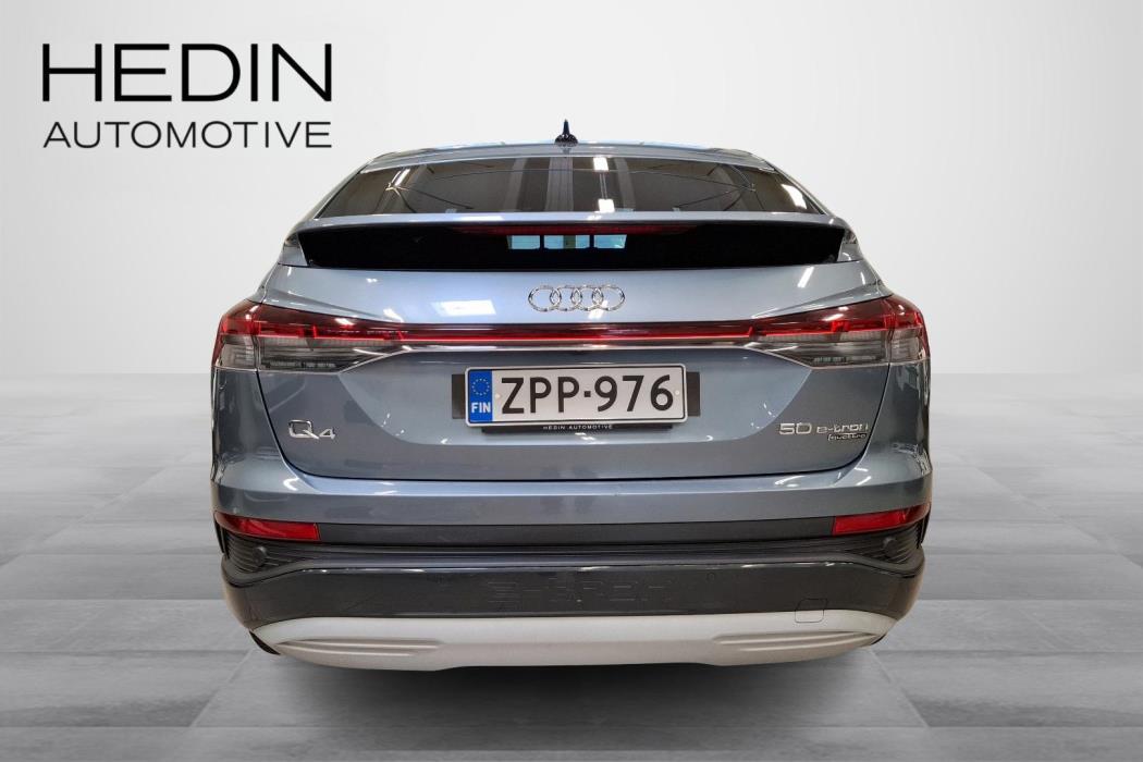 AUDI Q4 e-tron 2022