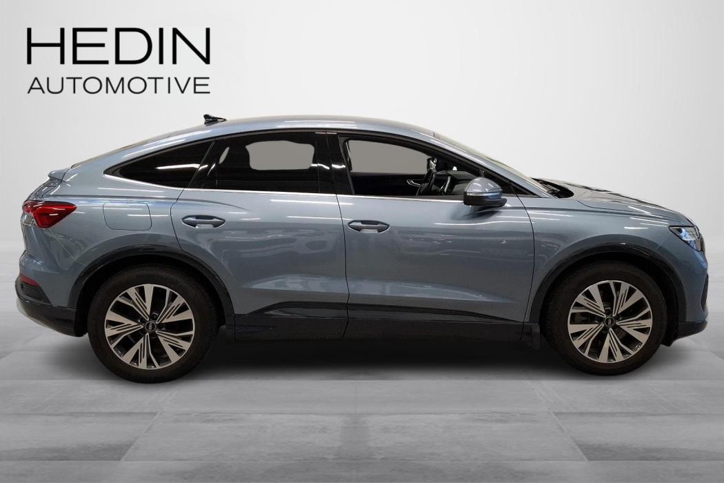AUDI Q4 e-tron 2022