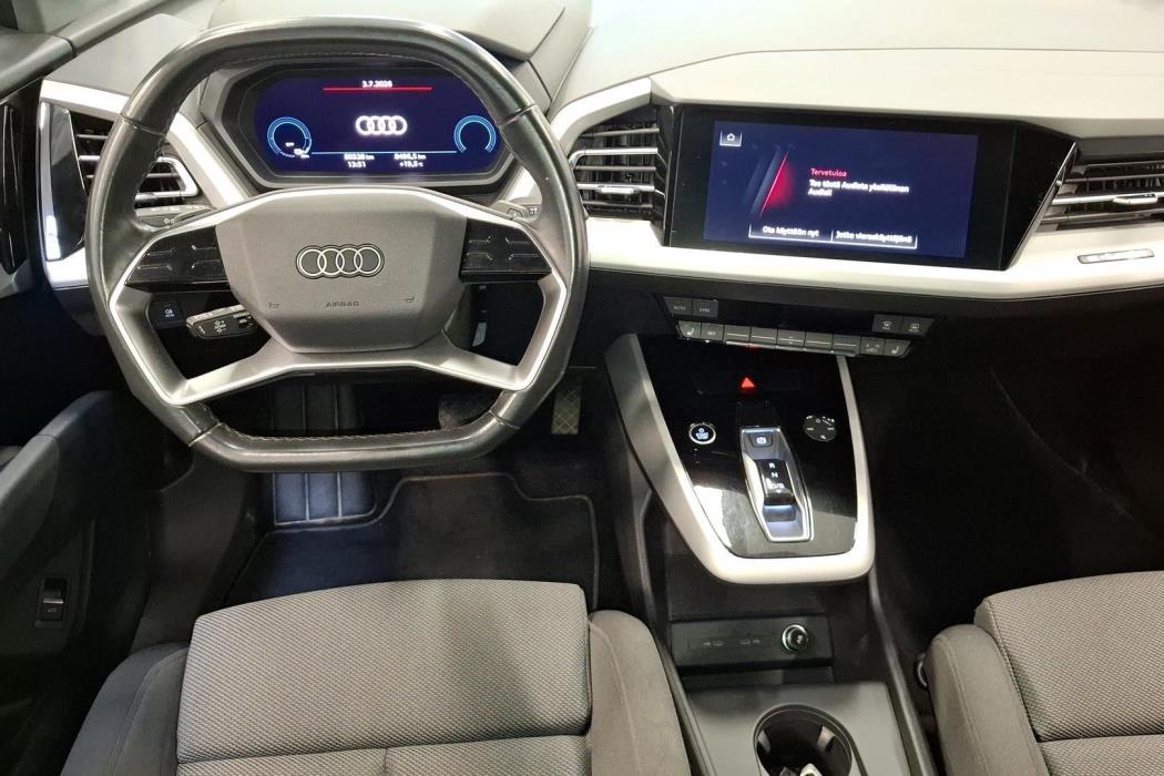 AUDI Q4 e-tron 2022