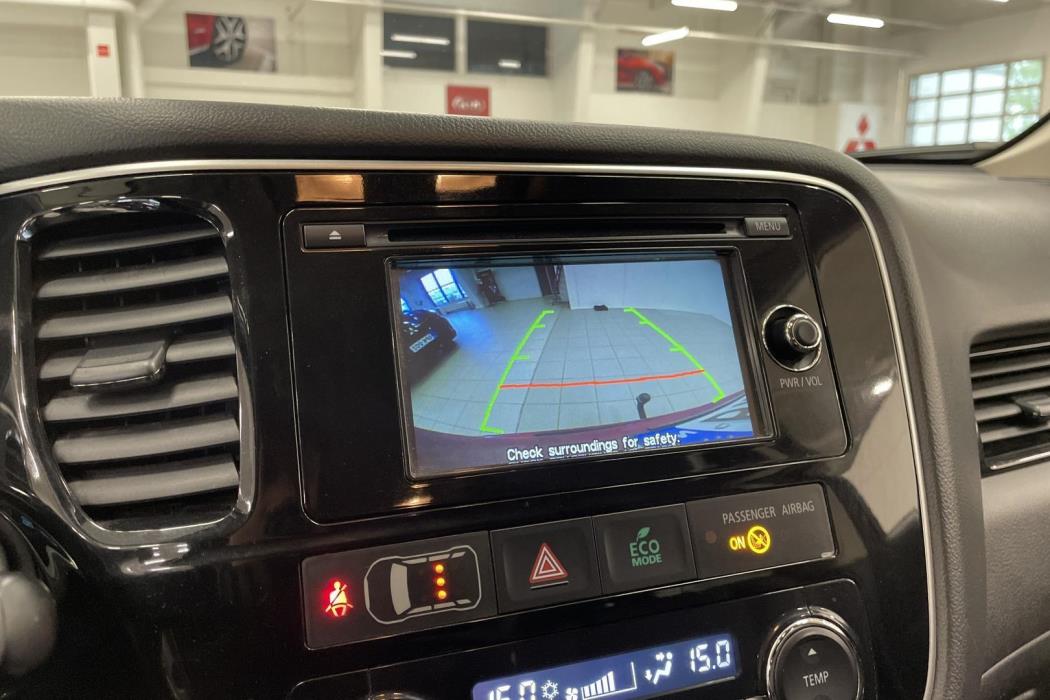 MITSUBISHI Outlander PHEV 2016