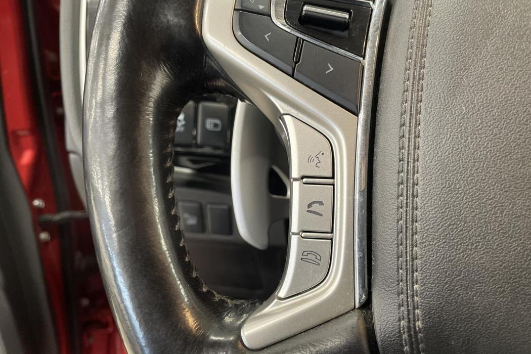 MITSUBISHI Outlander PHEV 2016