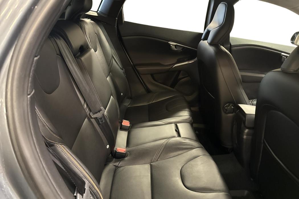 VOLVO V40 Cross Country 2017