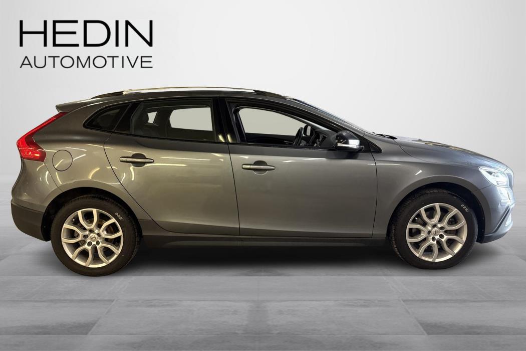 VOLVO V40 Cross Country 2017