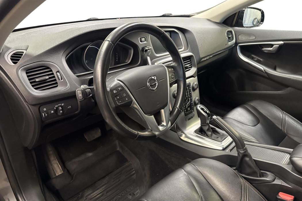 VOLVO V40 Cross Country 2017