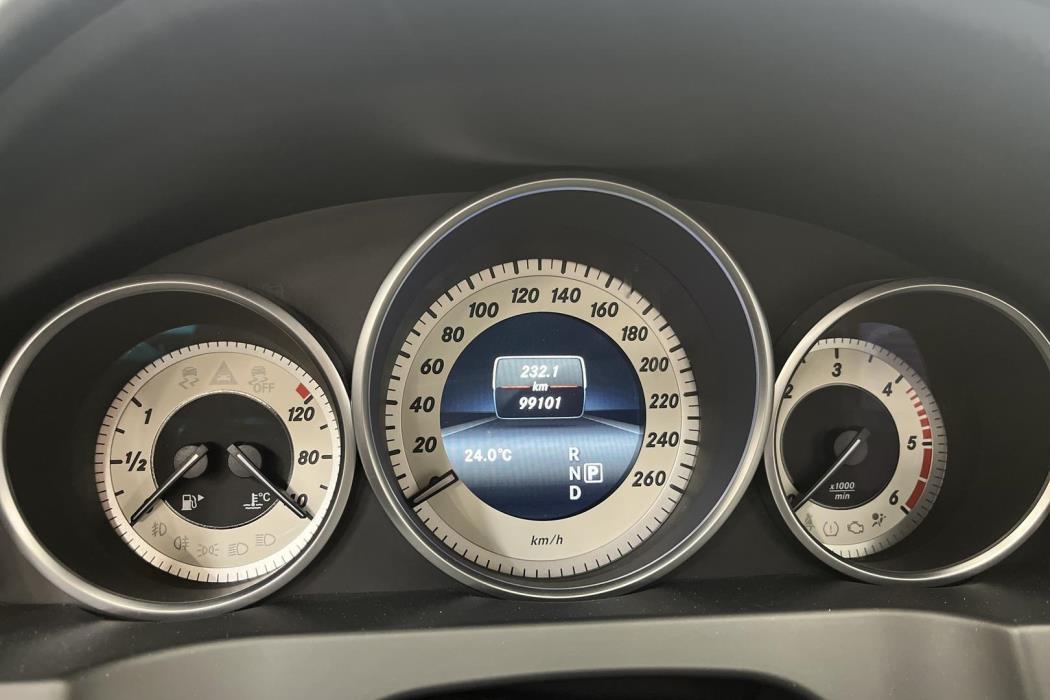 MERCEDES-BENZ E 2015