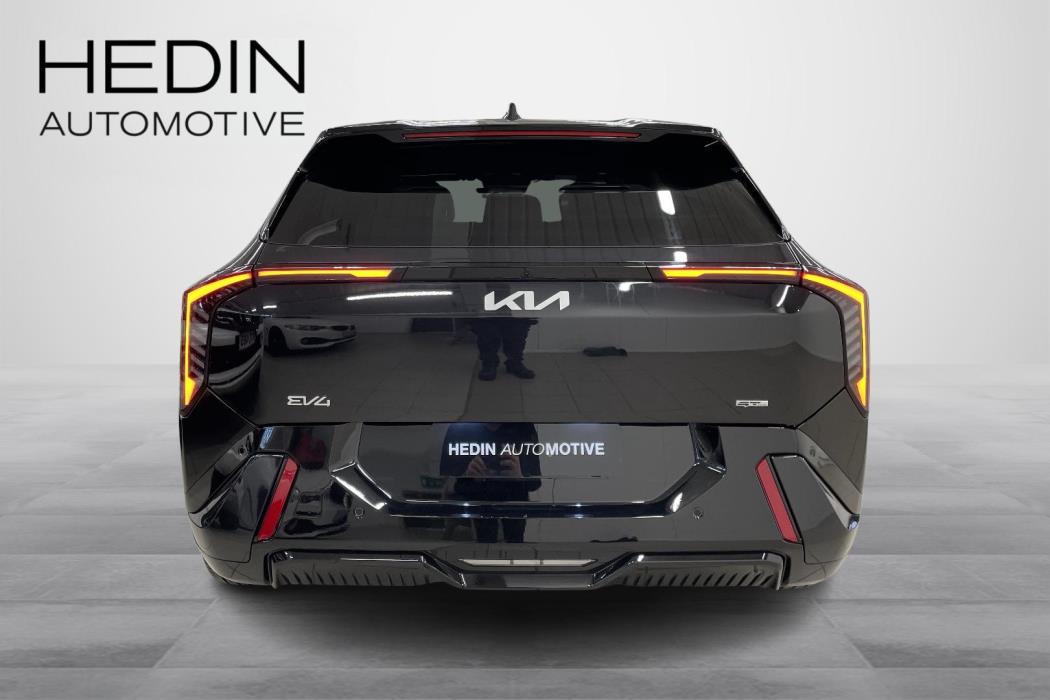 KIA EV4 2025