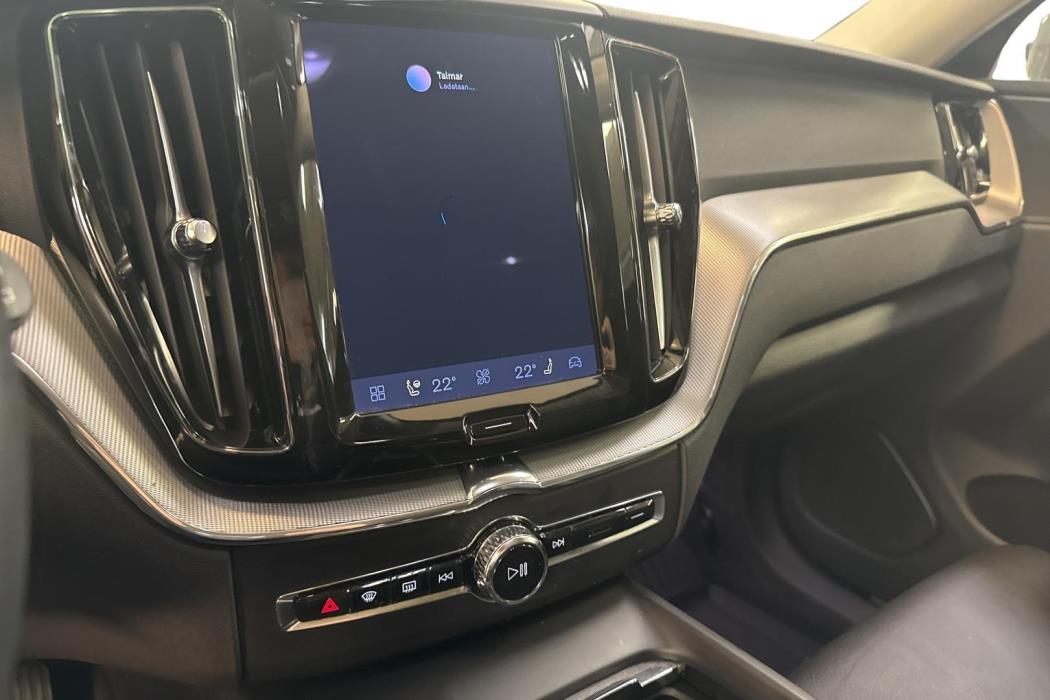 VOLVO XC60 2022