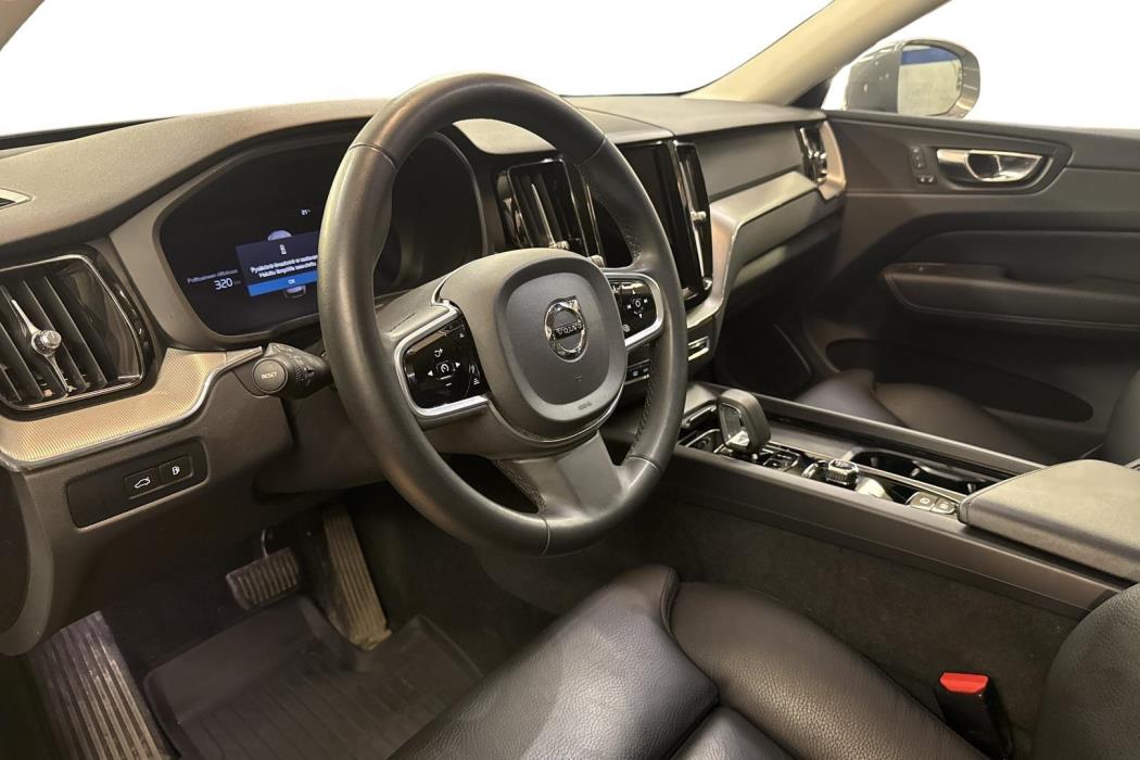VOLVO XC60 2022