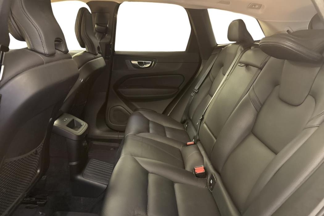 VOLVO XC60 2022
