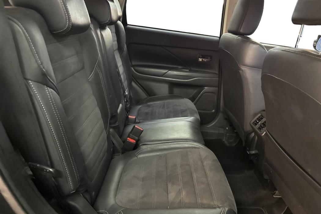 MITSUBISHI OUTLANDER 2021