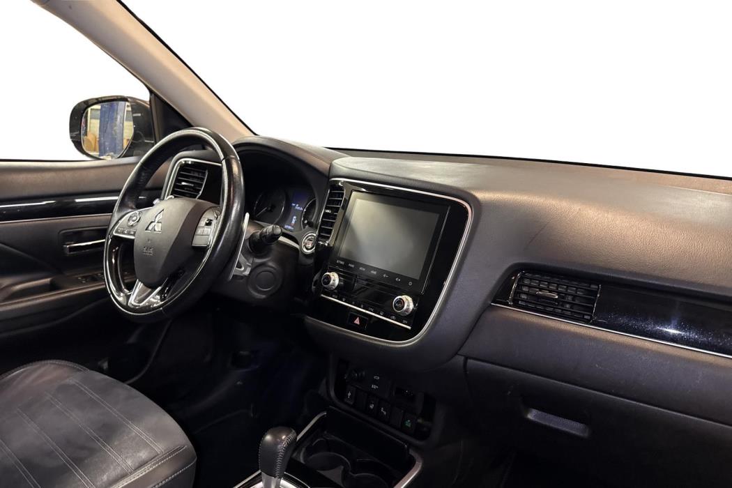 MITSUBISHI OUTLANDER 2021