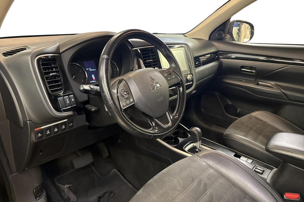 MITSUBISHI OUTLANDER 2021