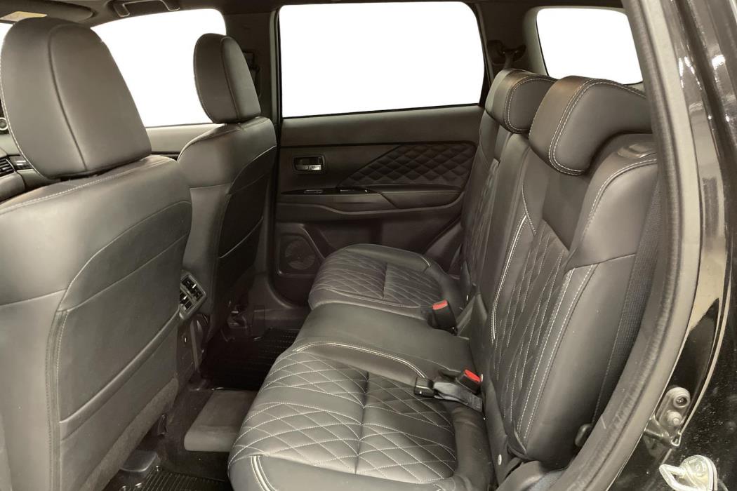 Mitsubishi Outlander PHEV 2021