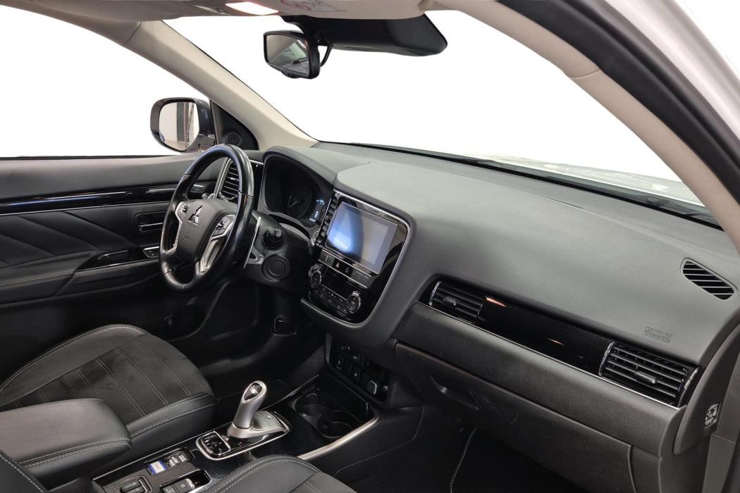 MITSUBISHI Outlander PHEV 2019