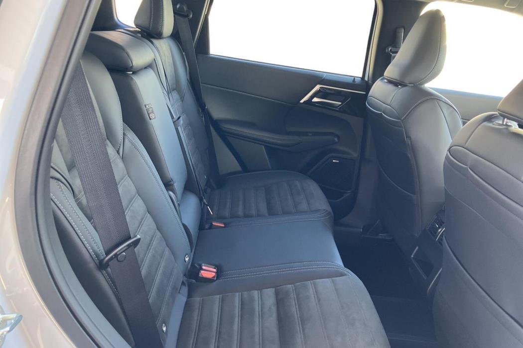 Mitsubishi Outlander 2025