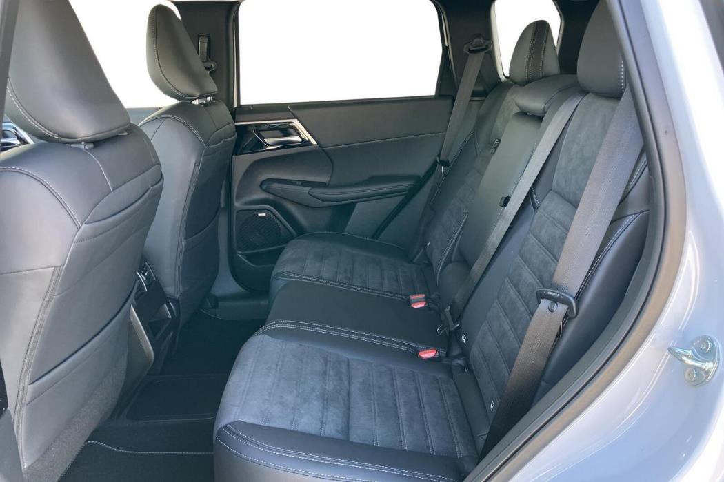 Mitsubishi Outlander 2025