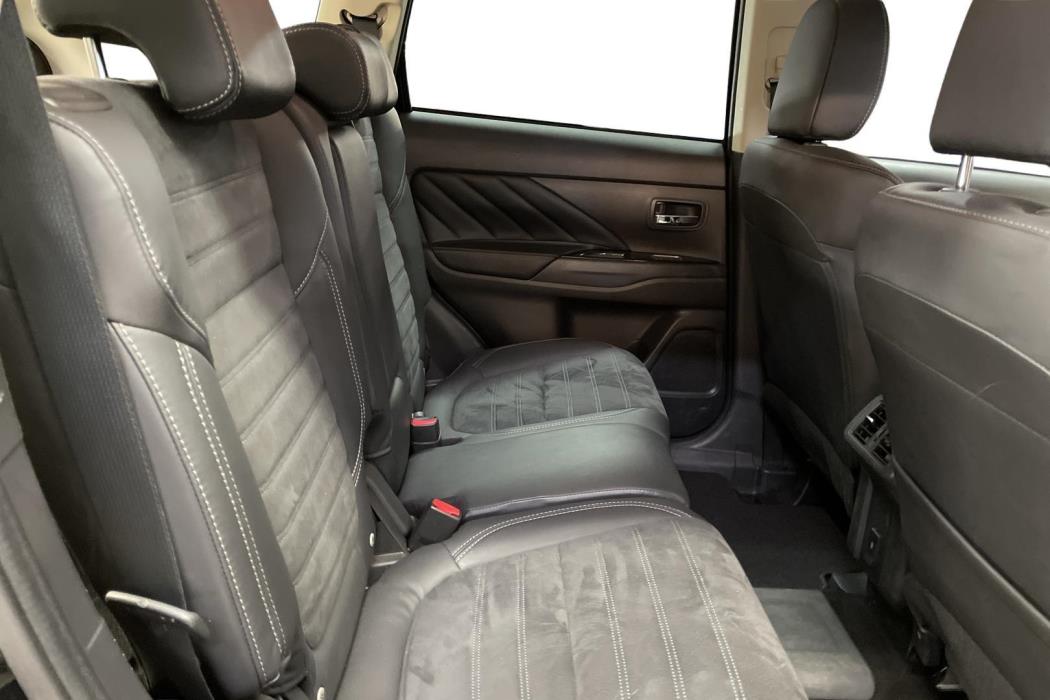 Mitsubishi Outlander PHEV 2021